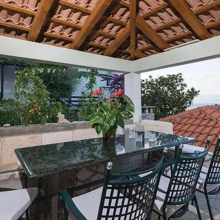 Beautiful In With House Sea View *