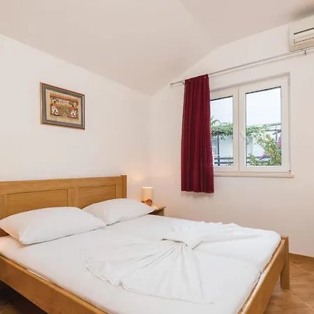 Beautiful In With House Sea View * טרפאניי